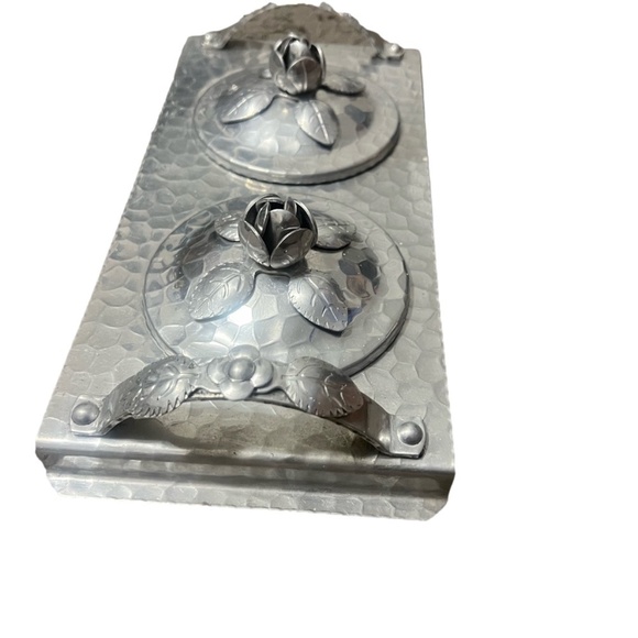 Vintage Hammered aluminum Tray - Picture 6 of 8